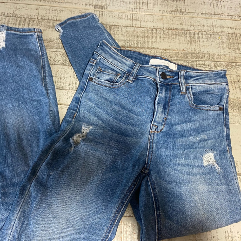 Hidden jeans from Nordstrom’s with rips, skinny size 25 waist.